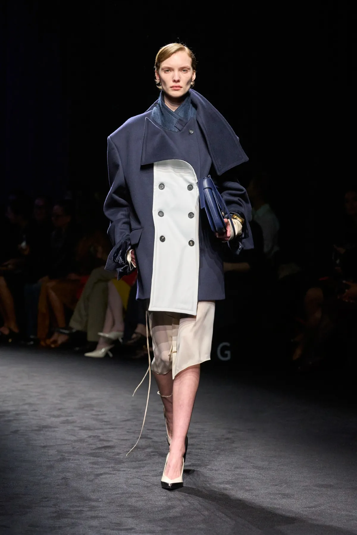 Ferragamo Thu-Đông 2026: Làn gió đại dương trên sàn diễn Milan Ferragamo Thu-Đông 2026 – Milan Fashion Week