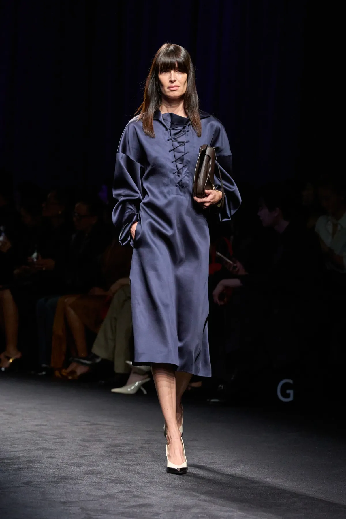 Ferragamo Thu-Đông 2026: Làn gió đại dương trên sàn diễn Milan Ferragamo Thu-Đông 2026 – Milan Fashion Week