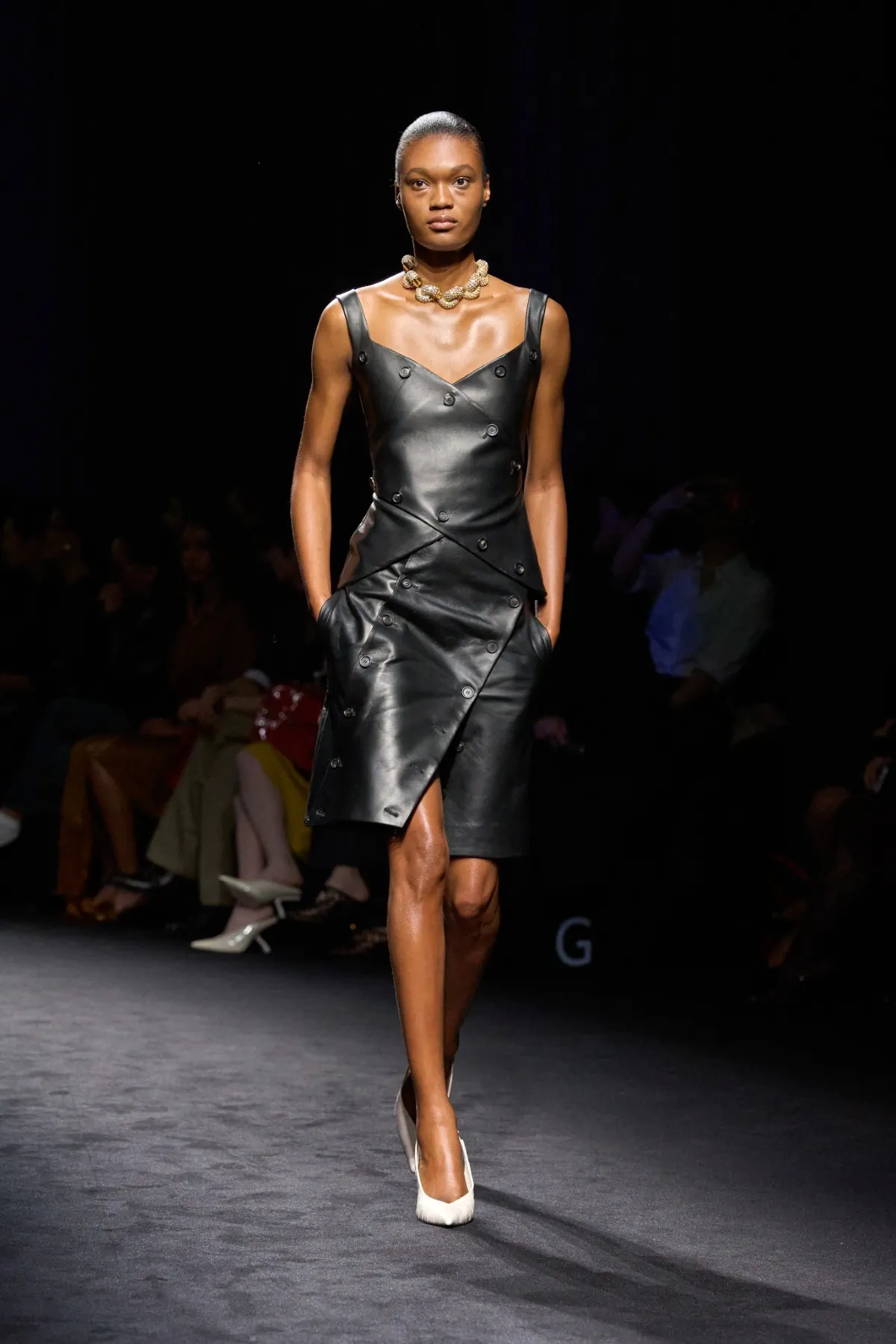 Ferragamo Thu-Đông 2026: Làn gió đại dương trên sàn diễn Milan Ferragamo Thu-Đông 2026 – Milan Fashion Week