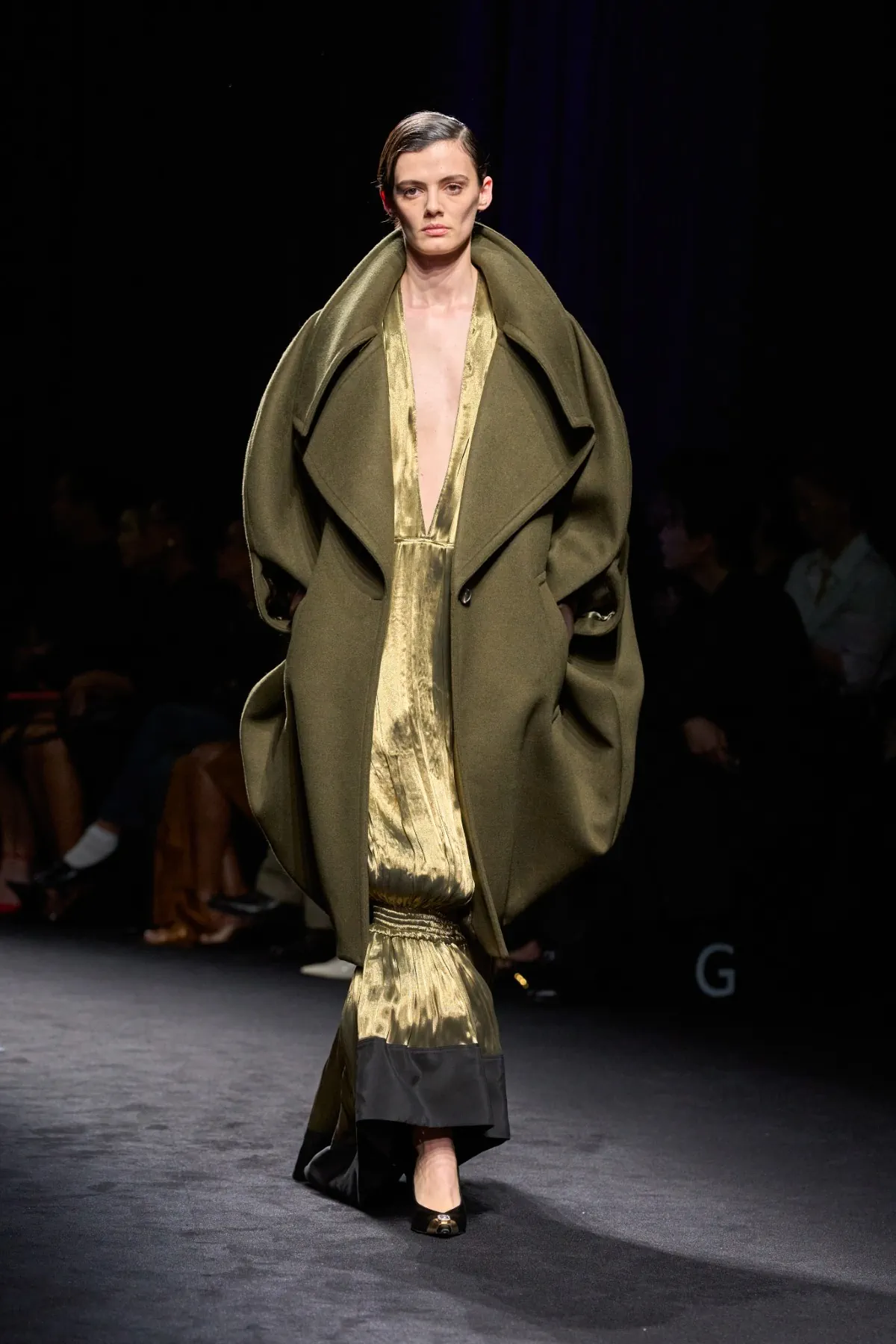 Ferragamo Thu-Đông 2026: Làn gió đại dương trên sàn diễn Milan Ferragamo Thu-Đông 2026 – Milan Fashion Week