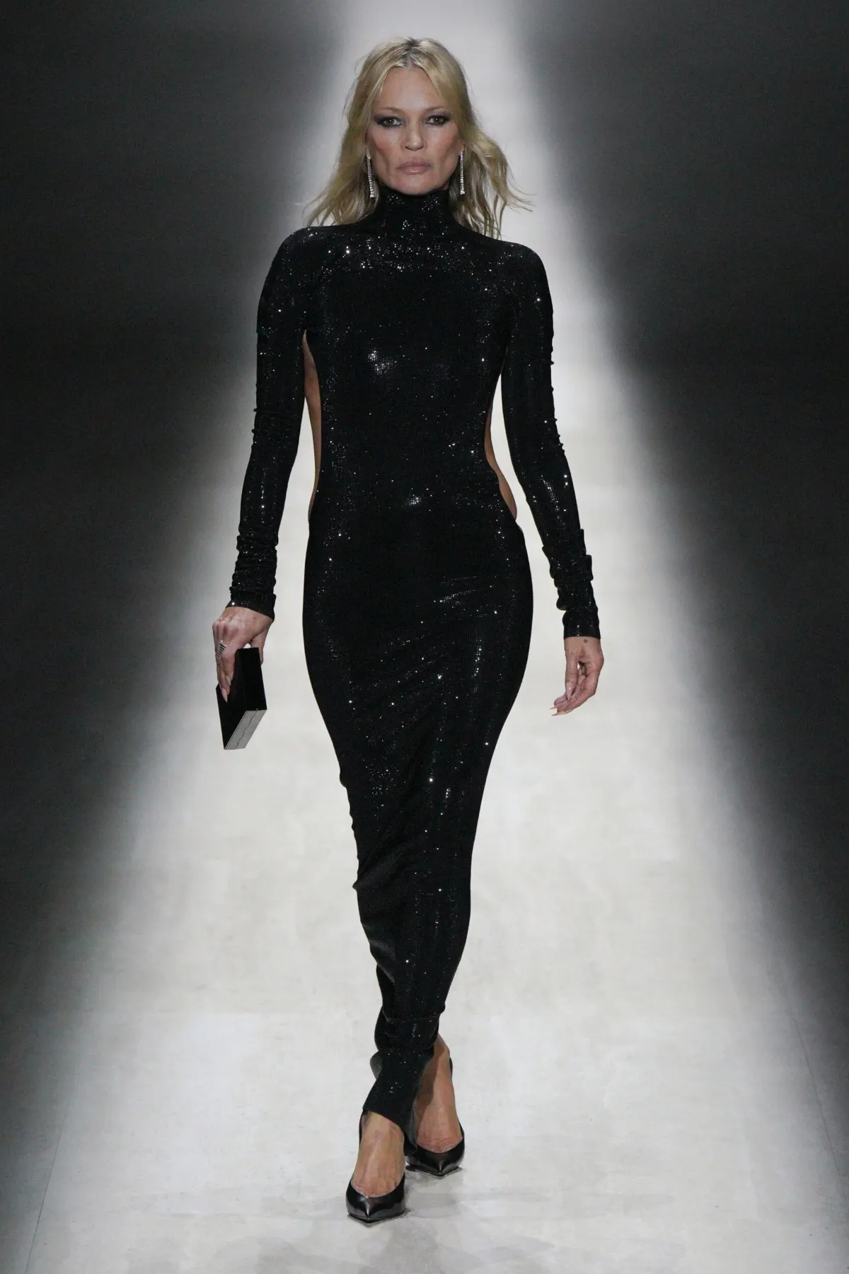 Gucci Thu-Đông 2026: Lời chào sân đầy cảm xúc từ Demna Gucci Thu-Đông 2026 - Milan Fashion Week