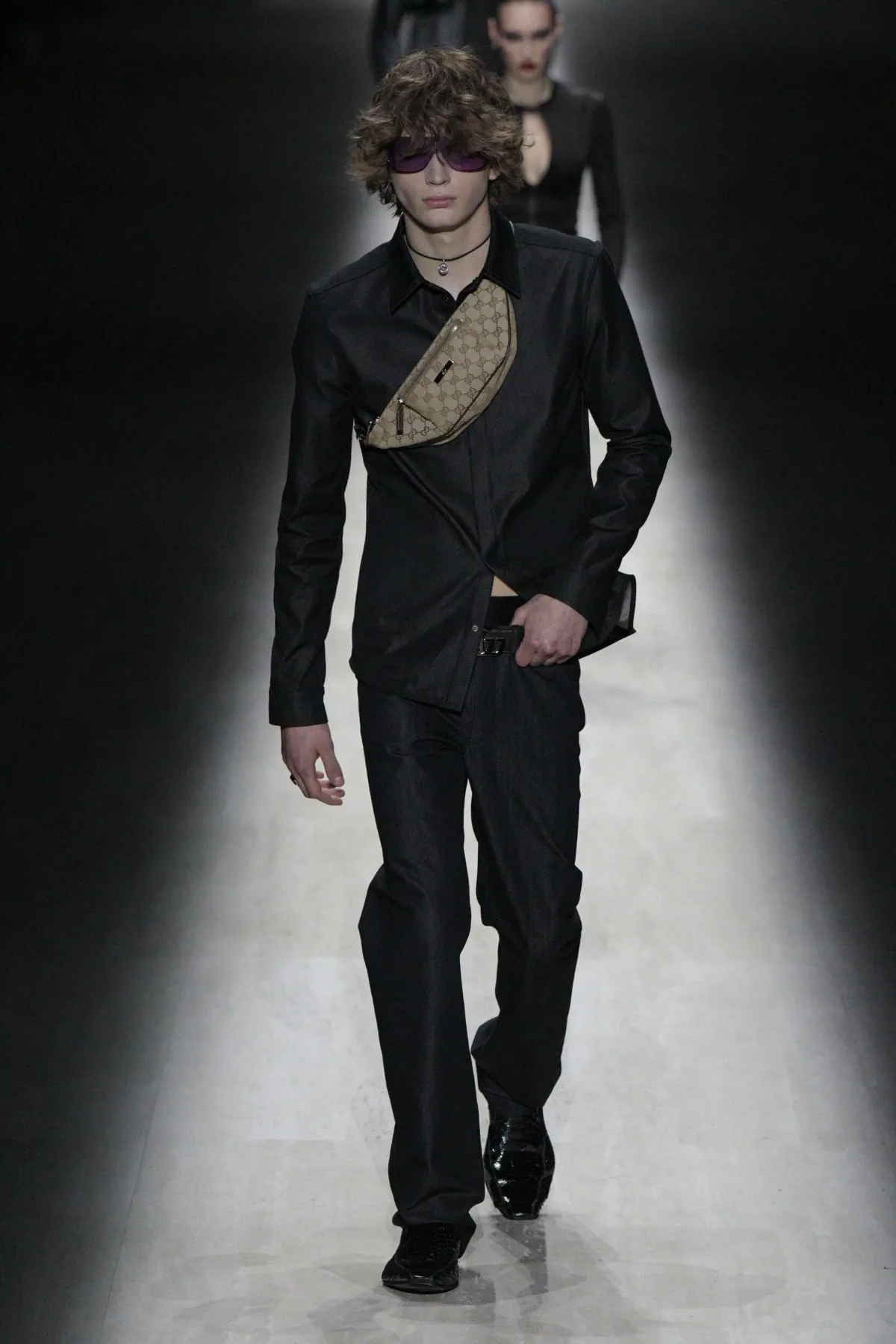 Gucci Thu-Đông 2026: Lời chào sân đầy cảm xúc từ Demna Gucci Thu-Đông 2026 - Milan Fashion Week