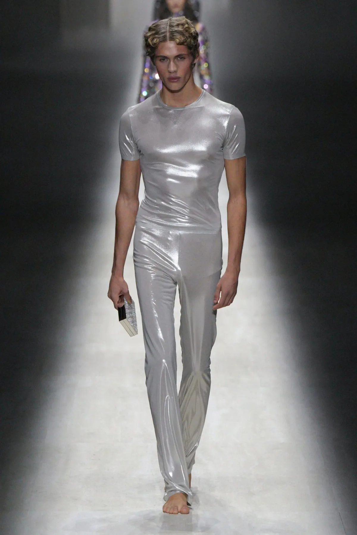 Gucci Thu-Đông 2026: Lời chào sân đầy cảm xúc từ Demna Gucci Thu-Đông 2026 - Milan Fashion Week