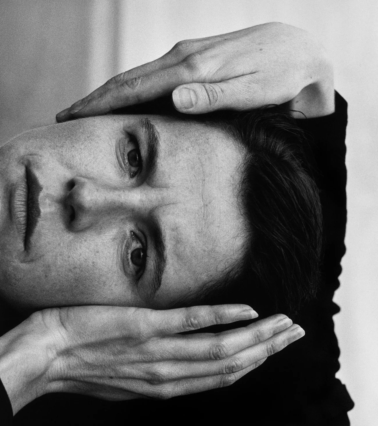 Vogue Anh 02/2026: Jessie Buckley chụp bởi Jack Davison Vogue Anh 02/2026: Jessie Buckley chụp bởi Jack Davison