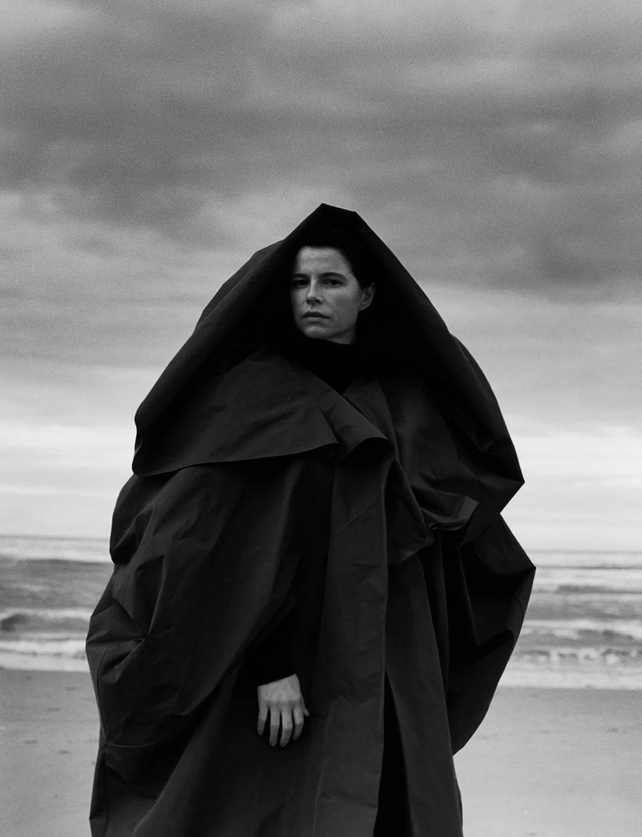 Vogue Anh 02/2026: Jessie Buckley chụp bởi Jack Davison Vogue Anh 02/2026: Jessie Buckley chụp bởi Jack Davison