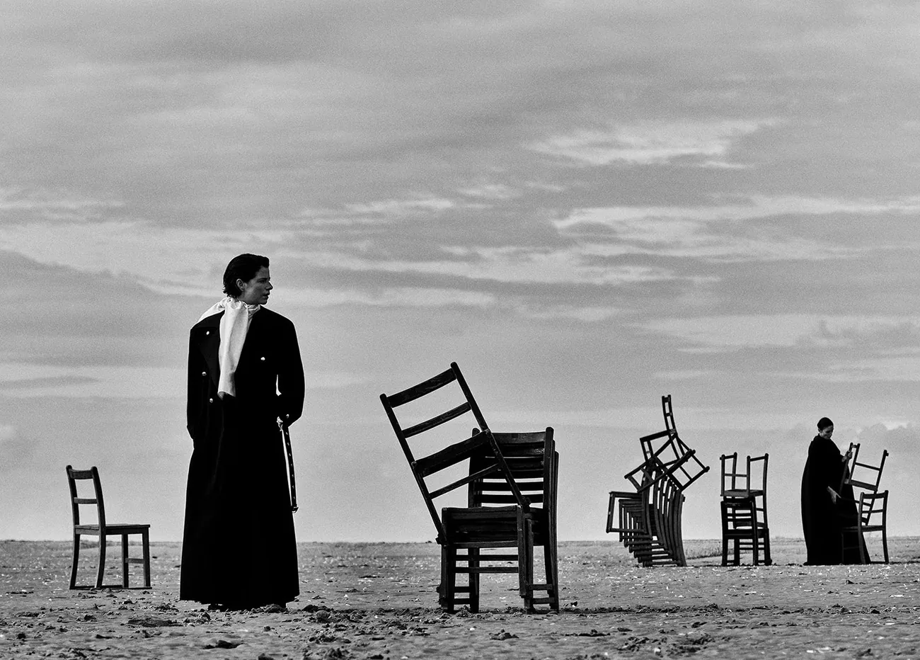 Vogue Anh 02/2026: Jessie Buckley chụp bởi Jack Davison Vogue Anh 02/2026: Jessie Buckley chụp bởi Jack Davison