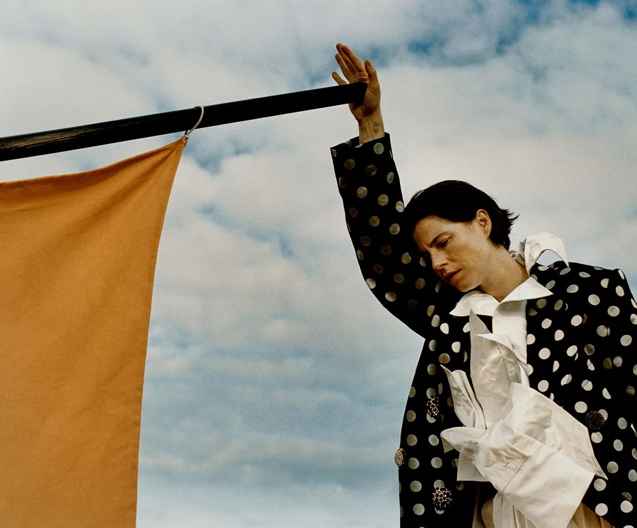 Vogue Anh 02/2026: Jessie Buckley chụp bởi Jack Davison Vogue Anh 02/2026: Jessie Buckley chụp bởi Jack Davison