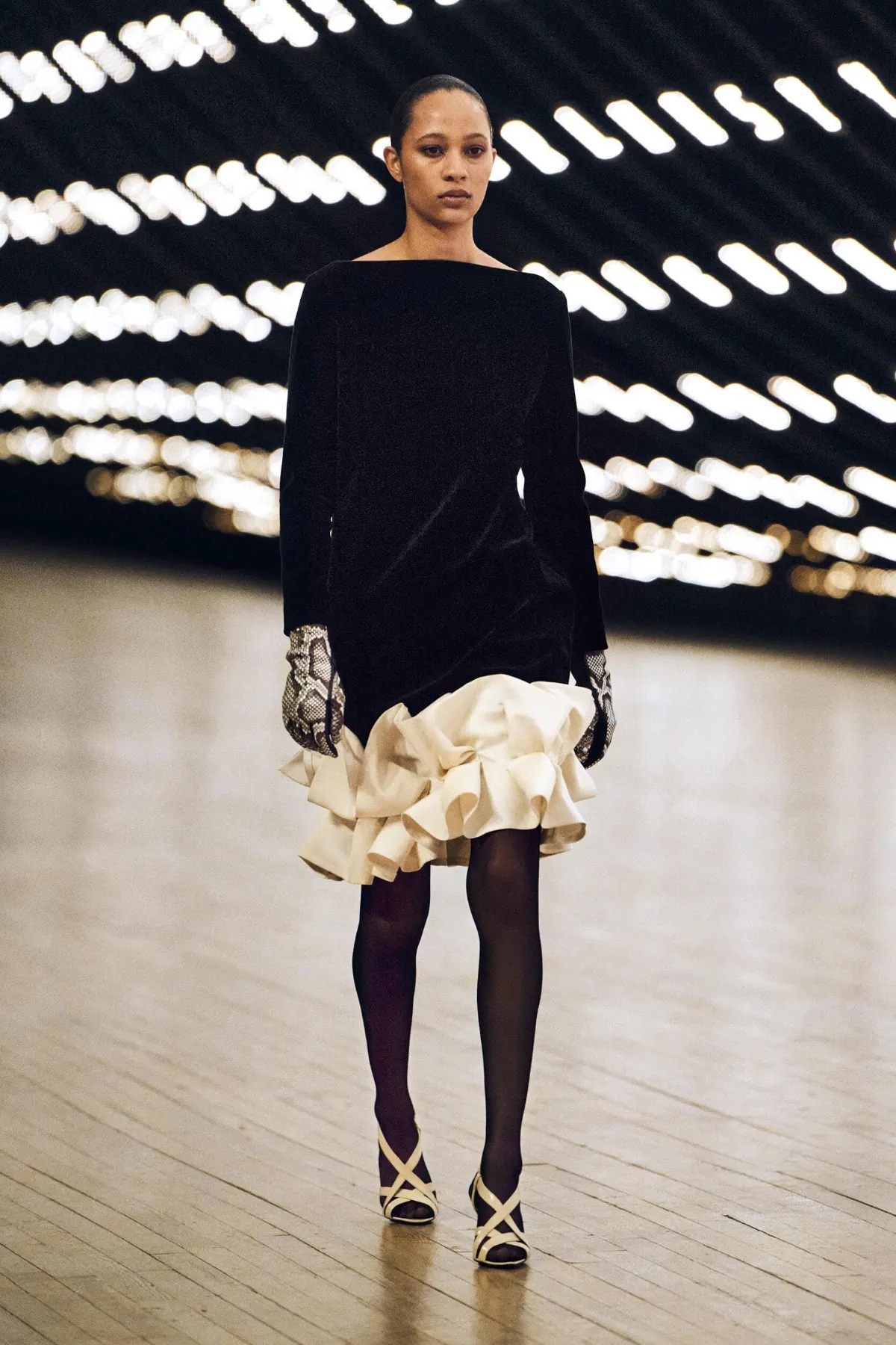 Khaite Thu-Đông 2026: Sự thật, ảo ảnh và thời trang Khaite Thu-Đông 2026