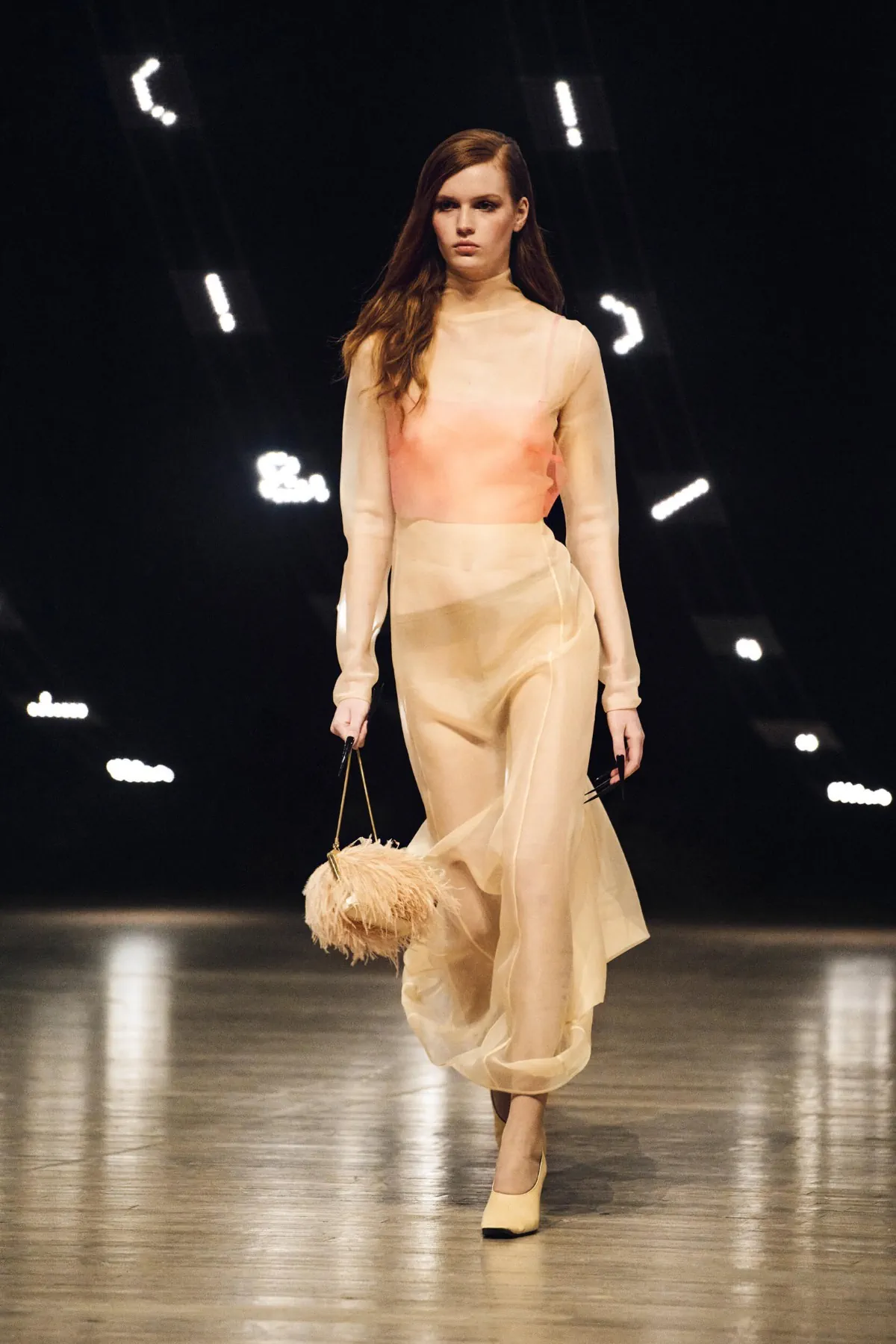 Khaite Thu-Đông 2026: Sự thật, ảo ảnh và thời trang Khaite Thu-Đông 2026