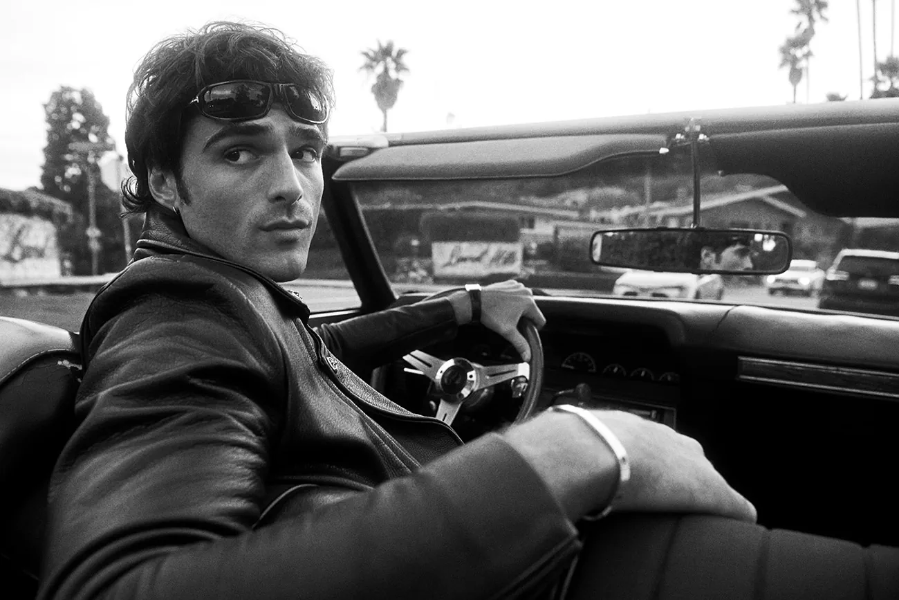 Vogue Australia 02/2026: Margot Robbie và Jacob Elordi chụp bởi Lachlan Bailey