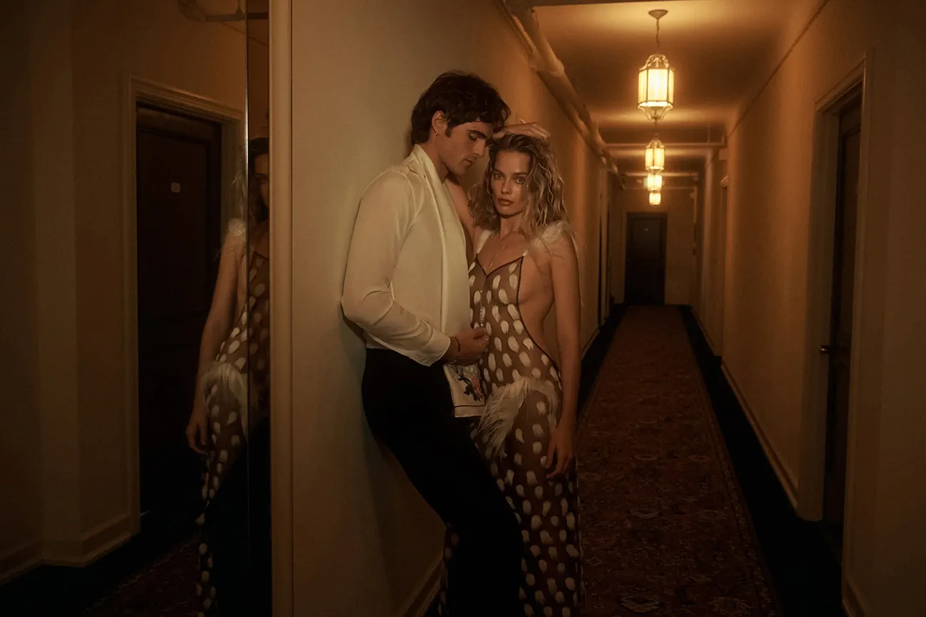 Vogue Australia 02/2026: Margot Robbie và Jacob Elordi chụp bởi Lachlan Bailey