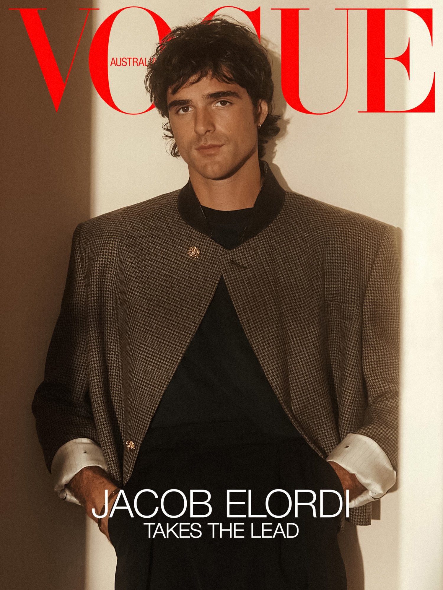 Vogue Australia 02/2026: Margot Robbie và Jacob Elordi chụp bởi Lachlan Bailey