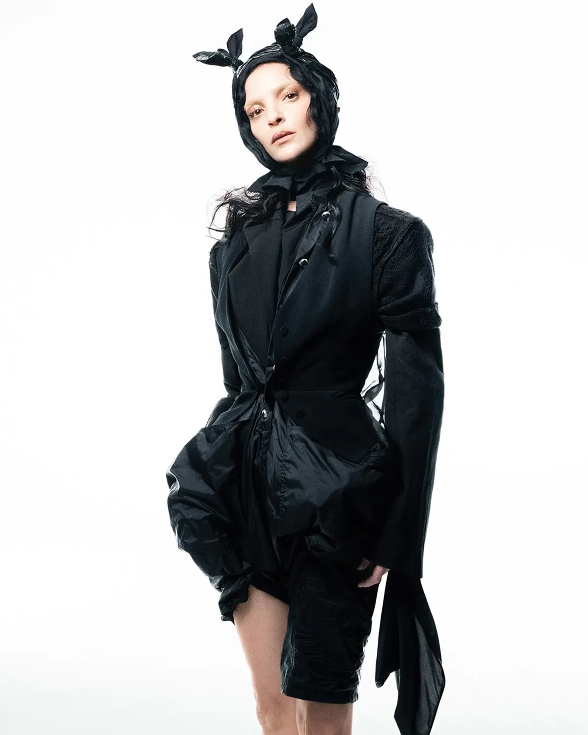 D la Repubblica 28/02/2026: Mariacarla Boscono chụp bởi Karim Sadli