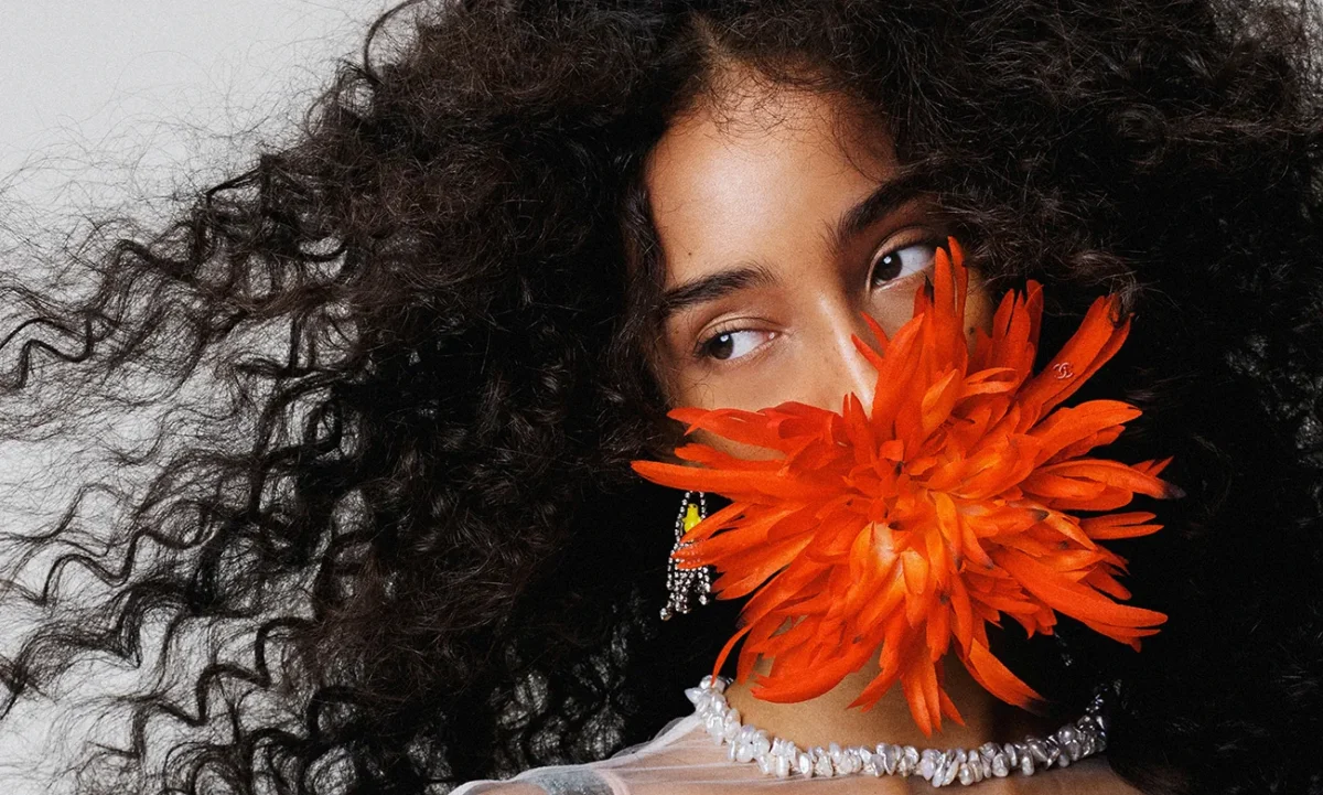 W Magazine Trung Quốc #19 2026: Penélope Cruz và Mona Tougaard mặc Chanel, chụp bởi Zhong Lin