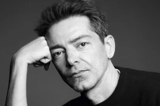 Chính thức: Prada Group bổ nhiệm Pieter Mulier làm Trưởng phòng sáng tạo của Versace