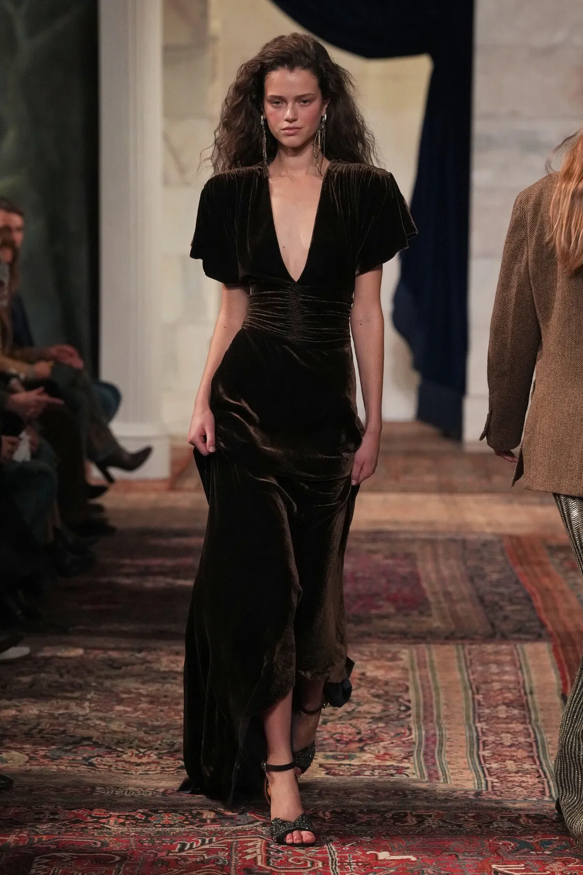 Ralph Lauren Thu-Đông 2026: Vẻ đẹp đến từ sự tự do Ralph Lauren Thu-Đông 2026