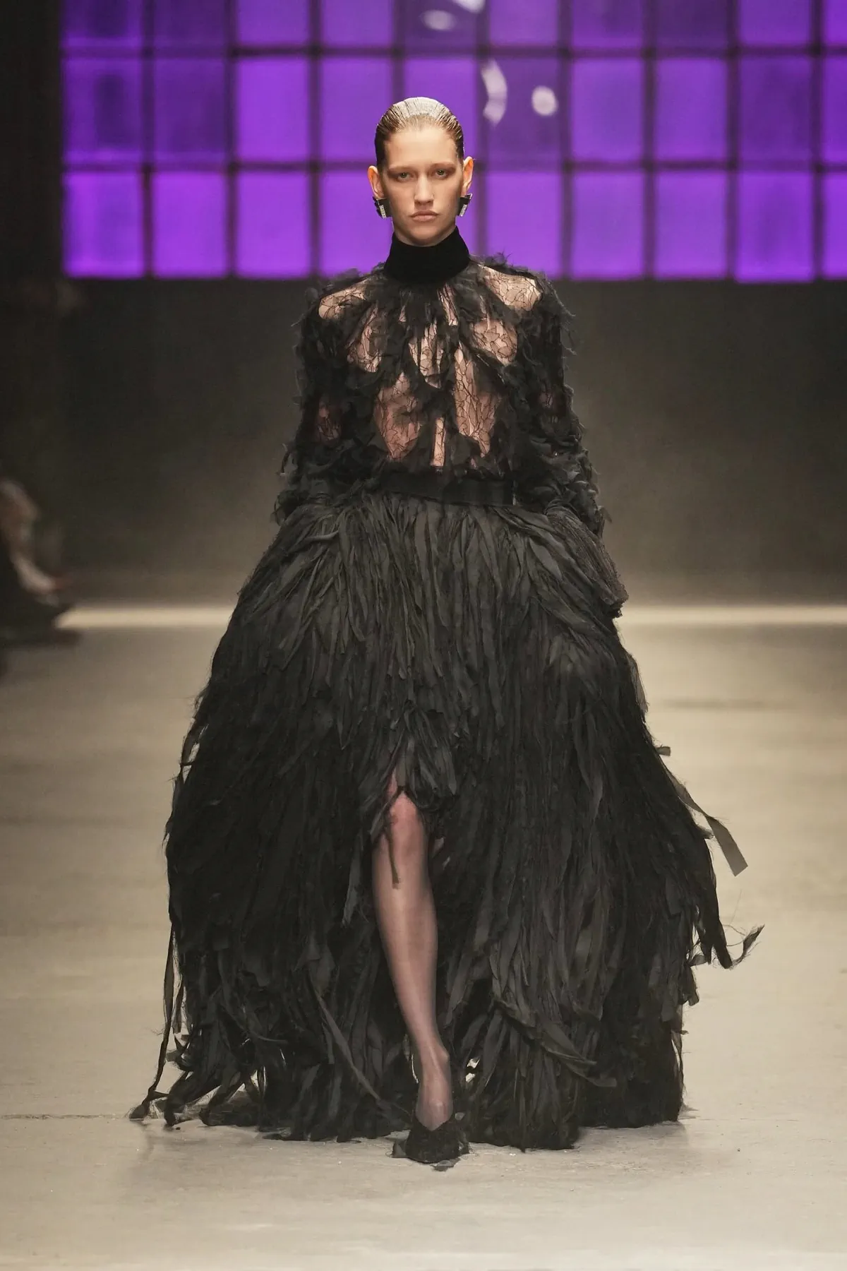 Sắc đen quyền lực của Roberto Cavalli Thu-Đông 2026 Roberto Cavalli Thu-Đông 2026 – Milan Fashion Week
