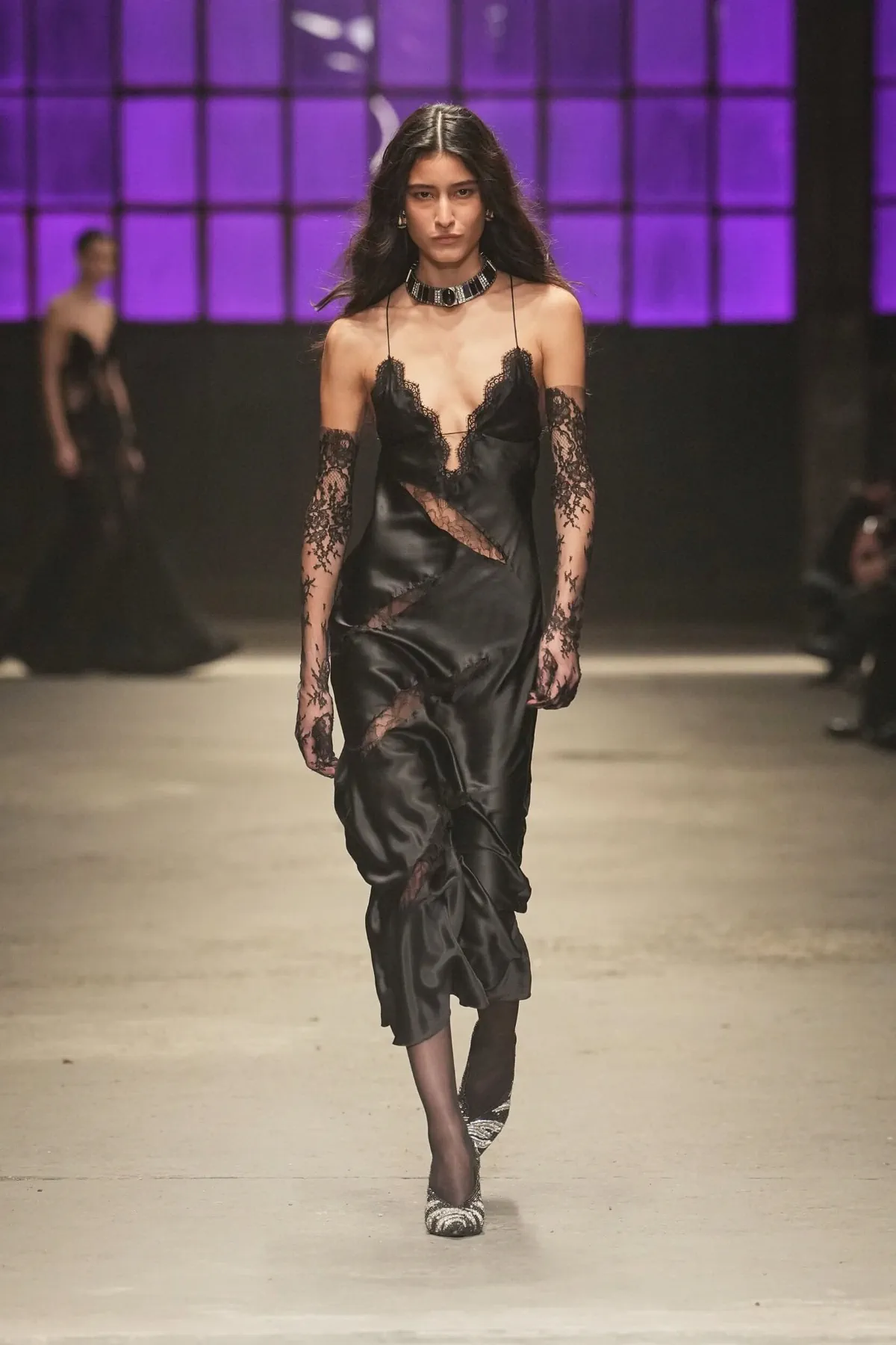 Sắc đen quyền lực của Roberto Cavalli Thu-Đông 2026 Roberto Cavalli Thu-Đông 2026 – Milan Fashion Week