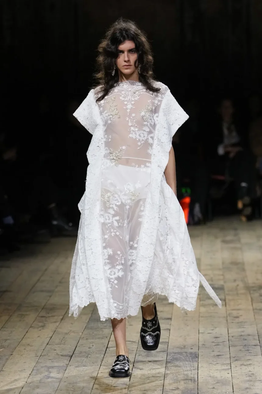 Simone Rocha Thu-Đông 2026 - London Fashion Week