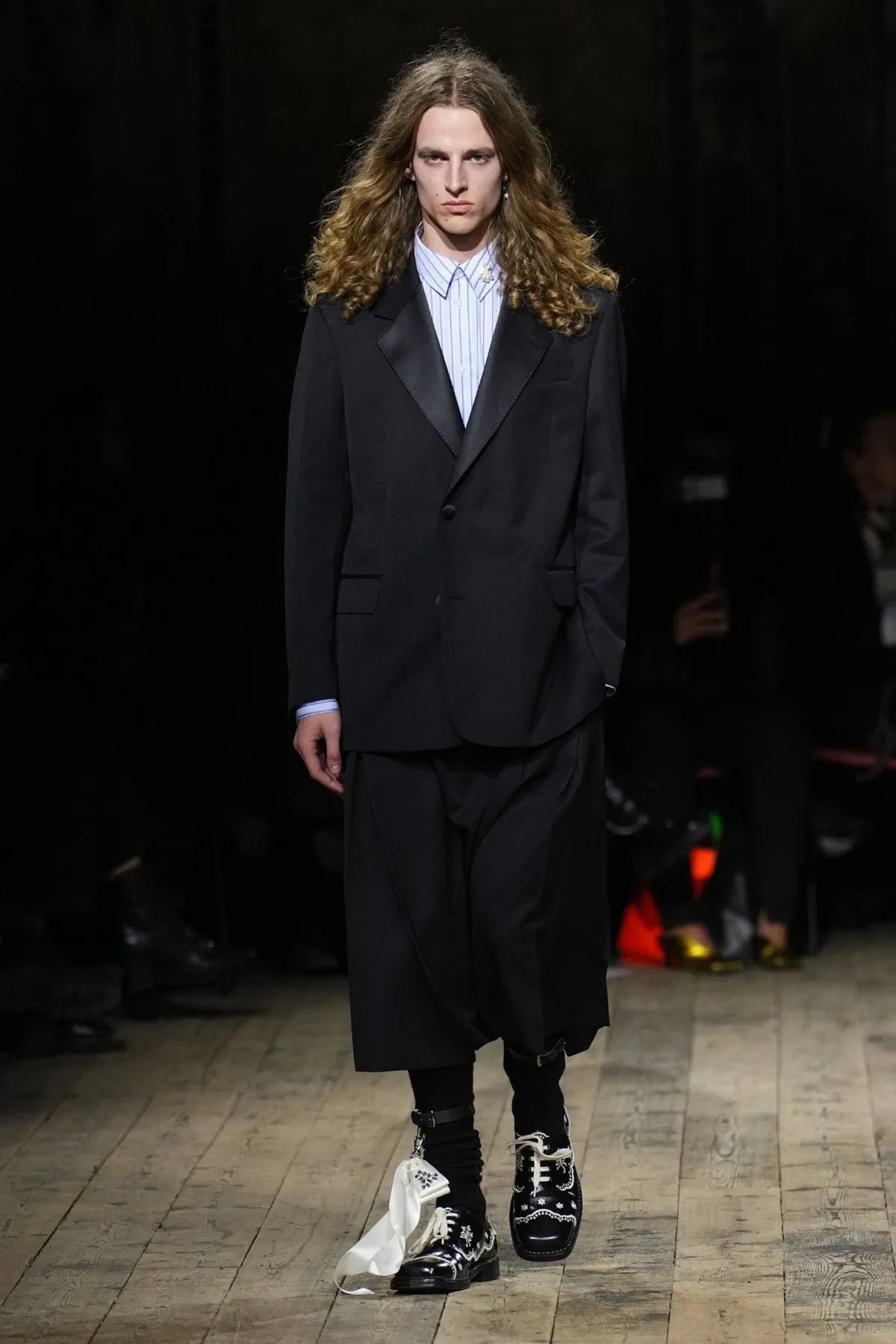 Simone Rocha Thu-Đông 2026: Khi thần thoại Ireland kết hợp với đồ thể thao adidas Simone Rocha Thu-Đông 2026 - London Fashion Week