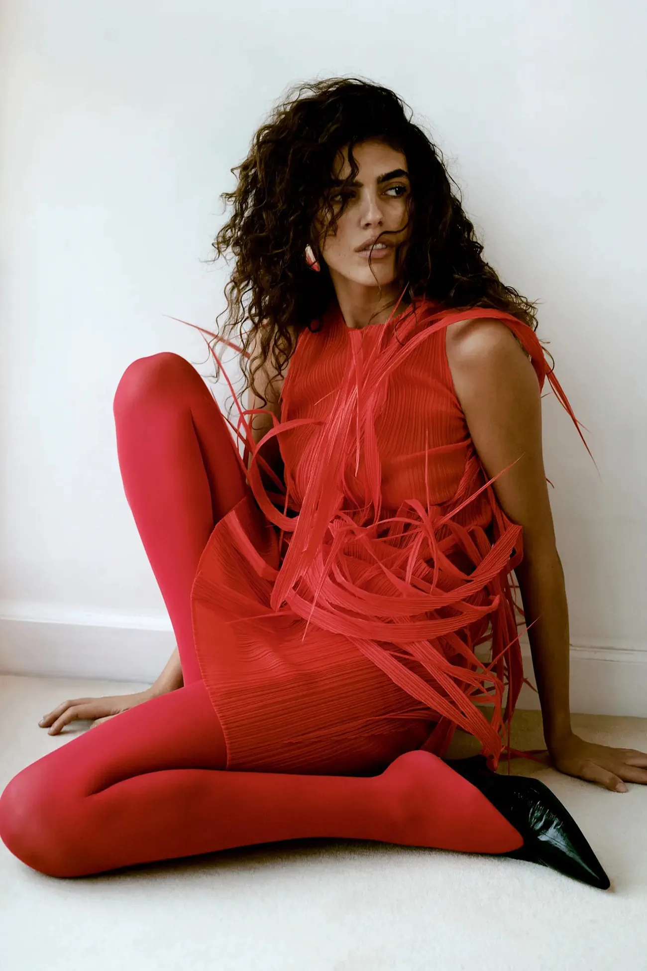 How To Spend It 14/02/2026: Sun Mizrahi chụp bởi Sonia Szóstak