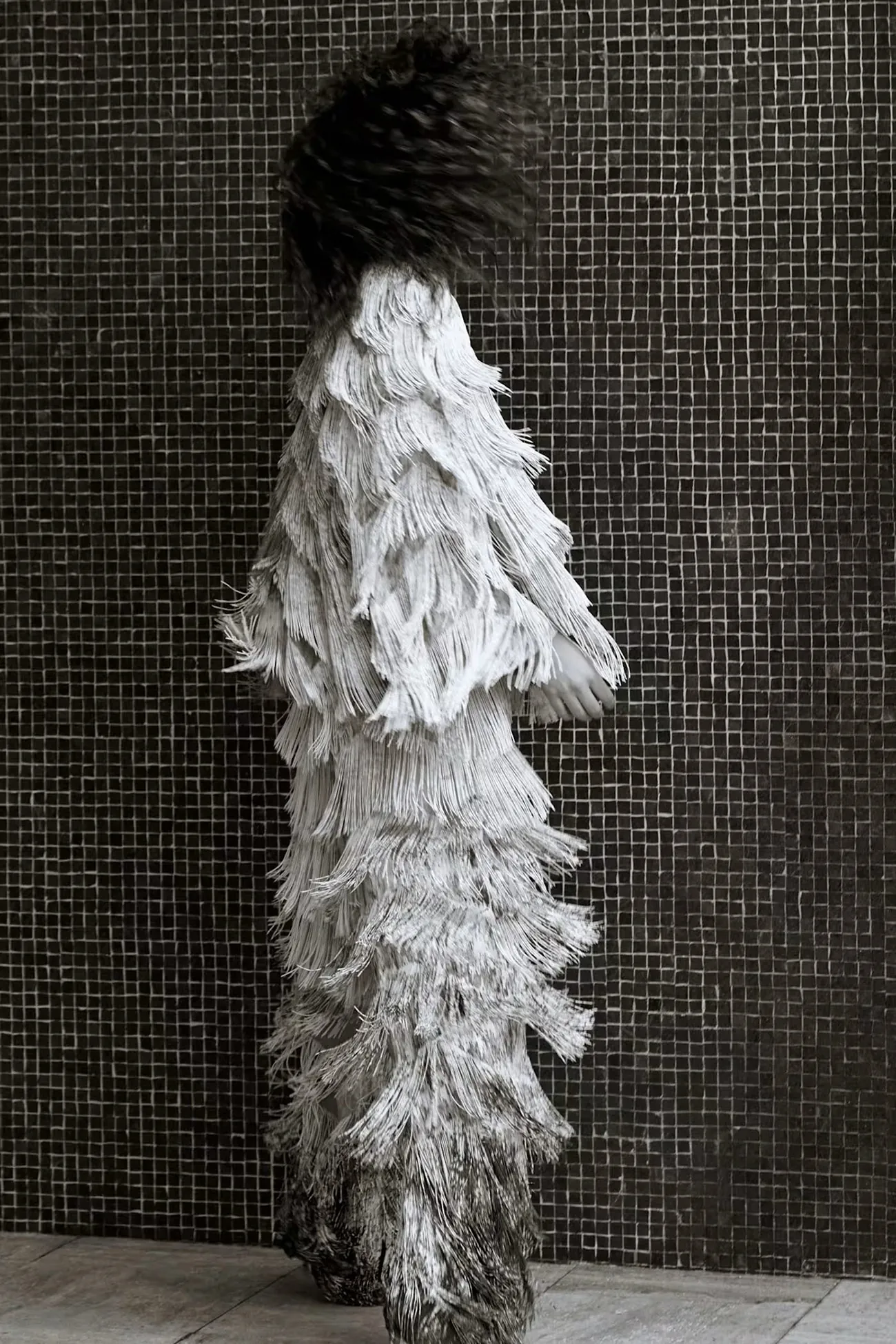 How To Spend It 14/02/2026: Sun Mizrahi chụp bởi Sonia Szóstak