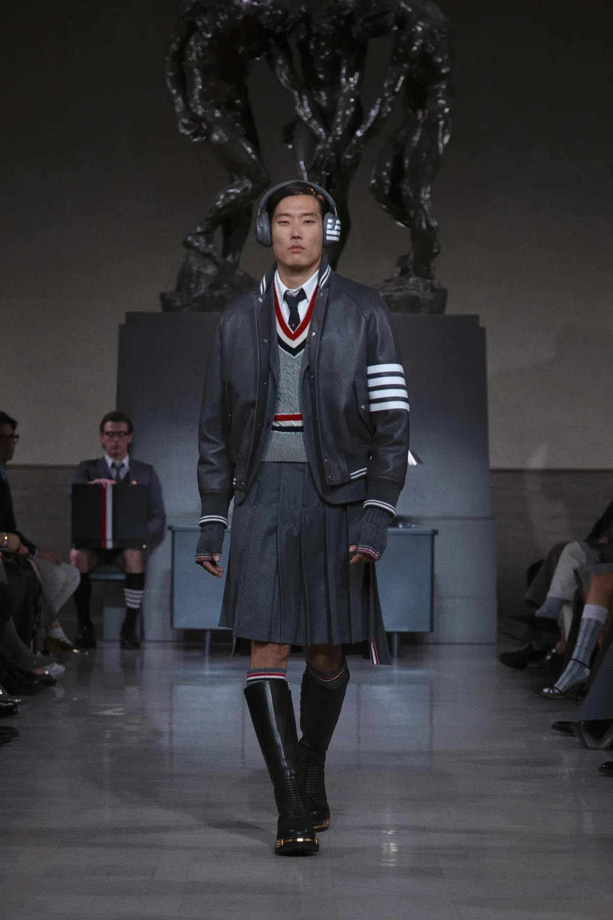 Thom Browne Thu-Đông 2026 tìm về cội nguồn may đo giữa lòng San Francisco