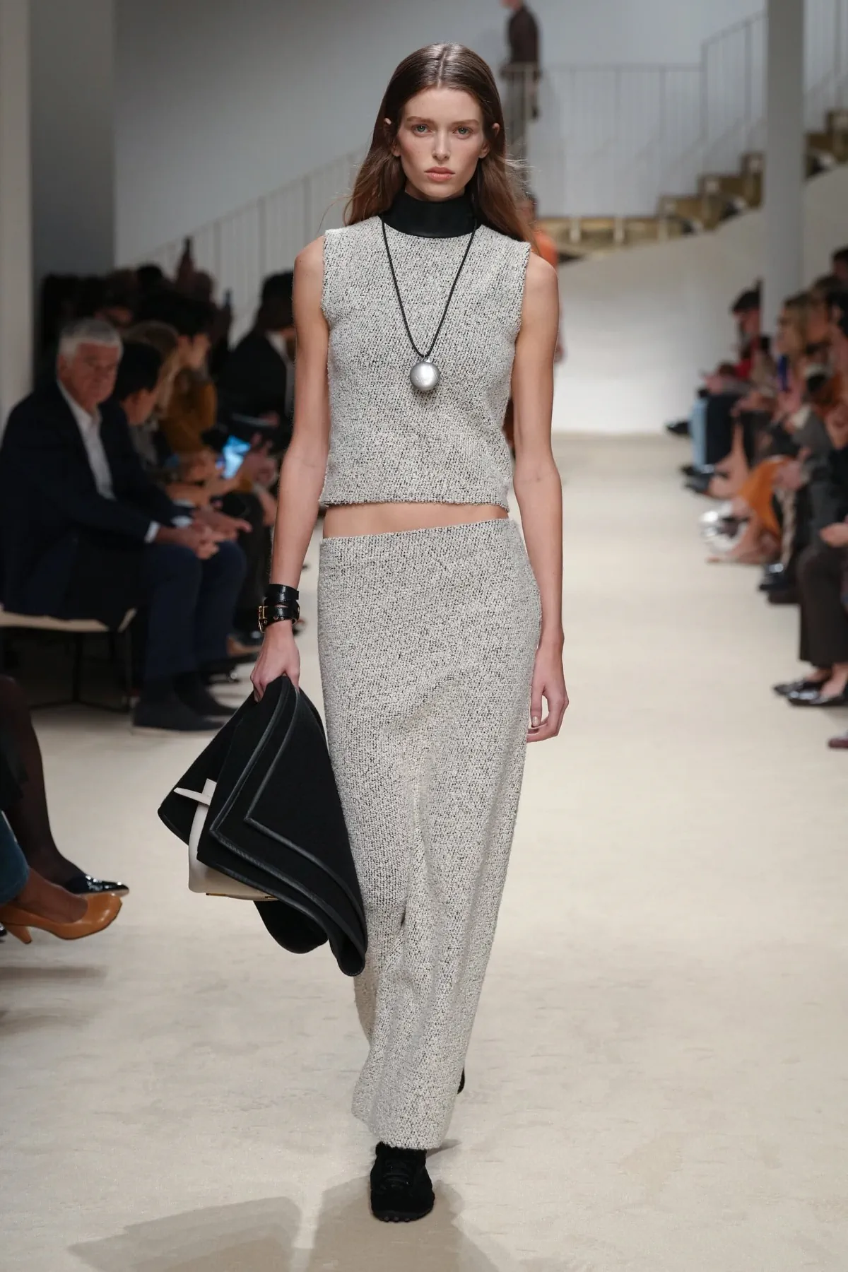 Tod's Thu-Đông 2026: Tuyên ngôn cá nhân của Matteo Tamburini Tod’s Thu-Đông 2026 - Milan Fashion Week