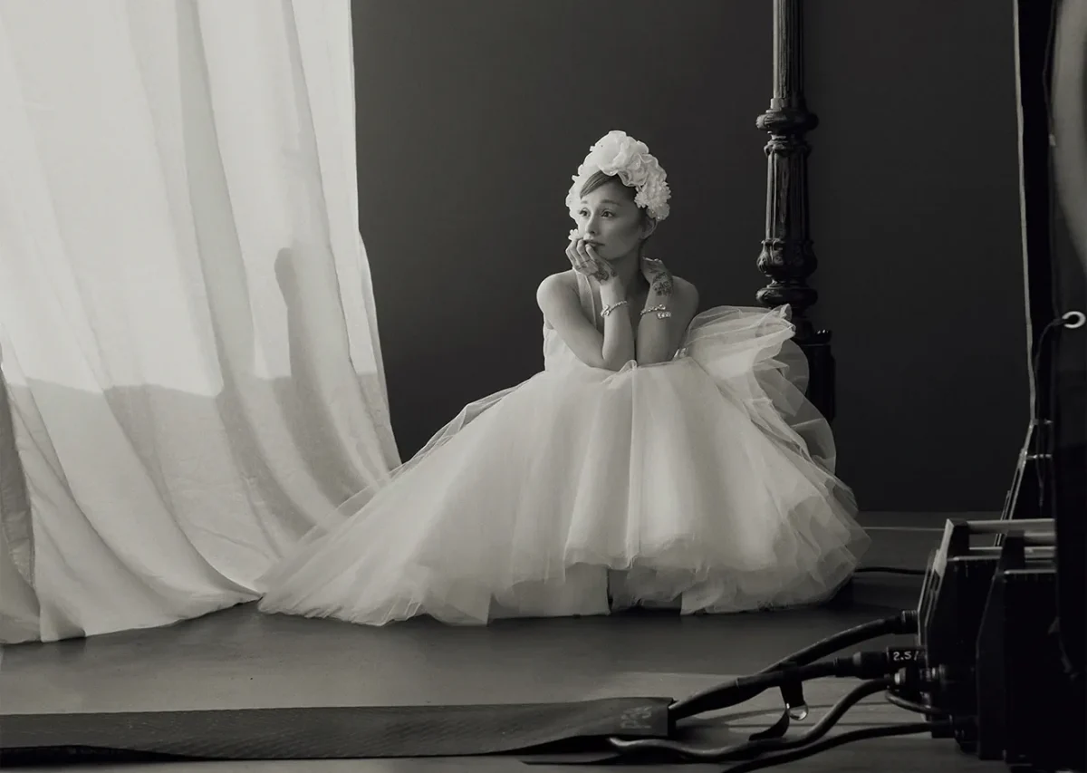 Vogue Nhật Bản 03/2026: Ariana Grande chụp bởi Michael Bailey-Gates