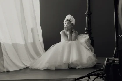 Vogue Nhật Bản 03/2026: Ariana Grande chụp bởi Michael Bailey-Gates