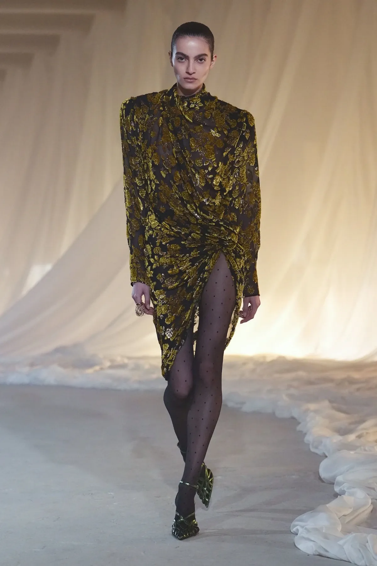 Balmain Thu-Đông 2026 - Paris Fashion Week