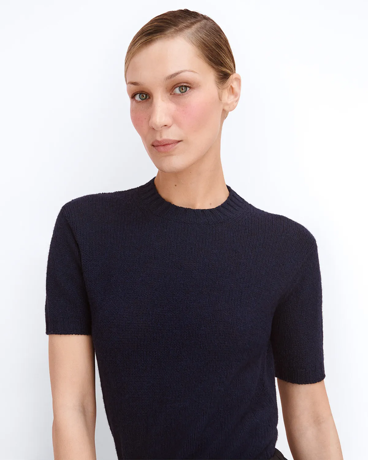 Bella Hadid trở thành đại sứ toàn cầu đầu tiên cho mảng làm đẹp của Prada Beauty Bella Hadid trở thành đại sứ toàn cầu đầu tiên cho mảng làm đẹp của Prada Beauty