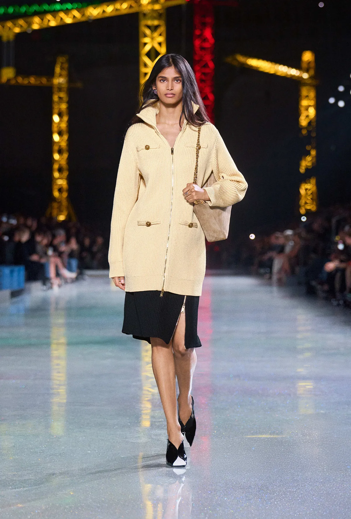 Bhavitha Mandava là đại sứ thương hiệu Chanel đầu tiên đến từ Ấn Độ