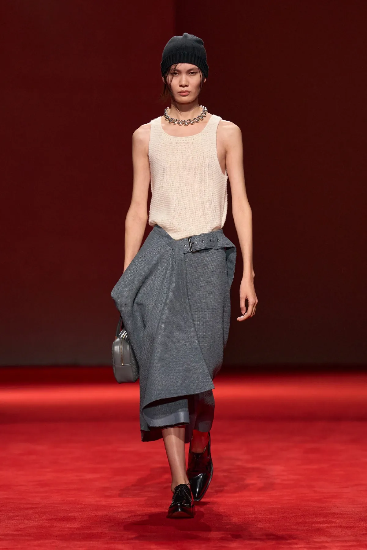 Bottega Veneta Thu-Đông 2026: Dấu ấn mới của Louise Trotter Bottega Veneta Thu-Đông 2026 - Milan Fashion Week