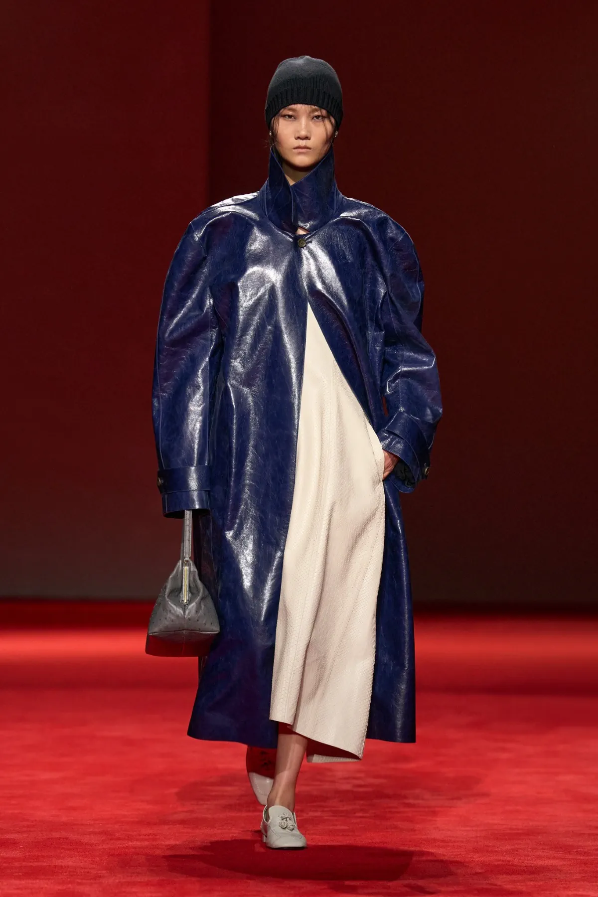 Bottega Veneta Thu-Đông 2026: Dấu ấn mới của Louise Trotter Bottega Veneta Thu-Đông 2026 - Milan Fashion Week