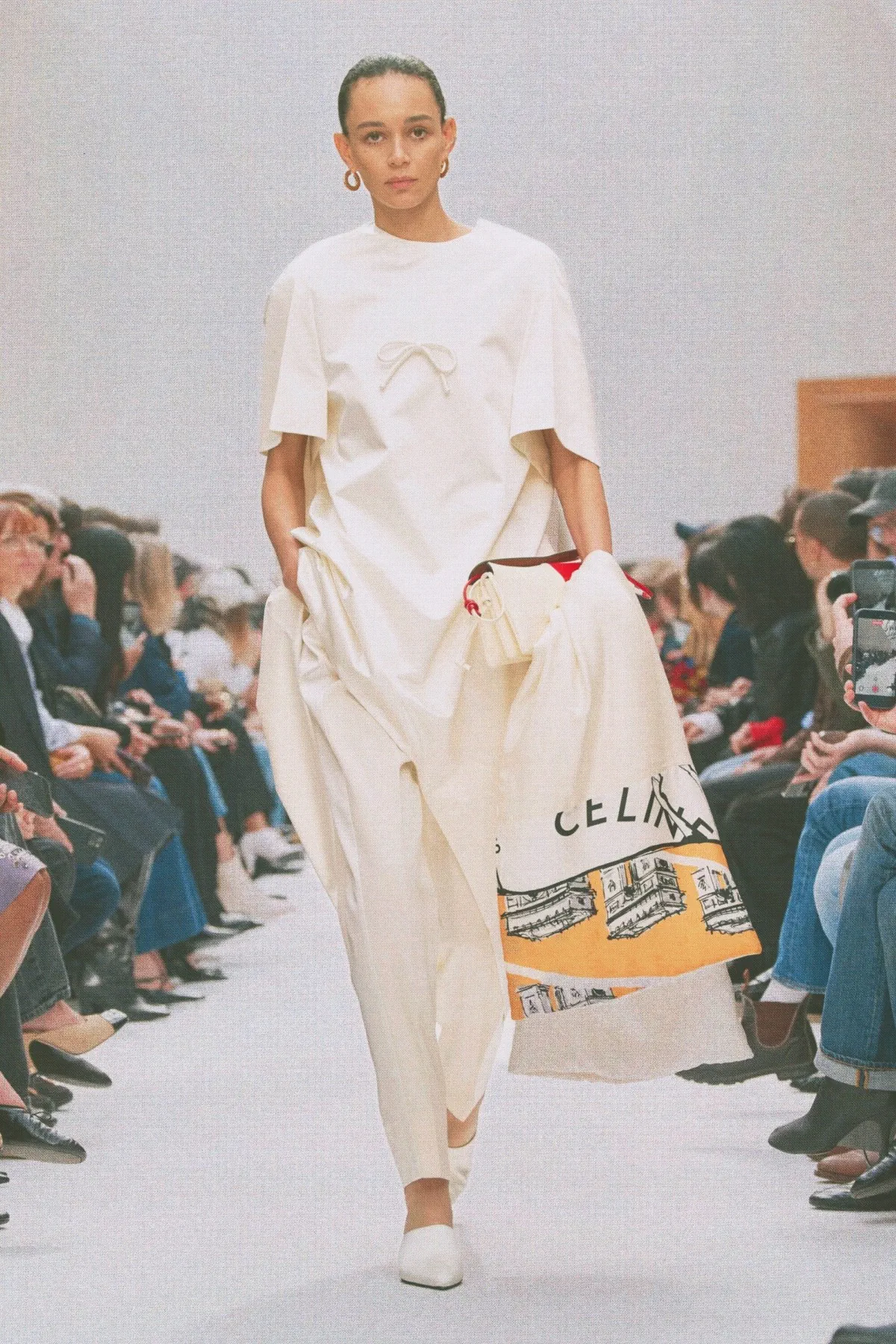 Celine Thu-Đông 2026 - Paris Fashion Week