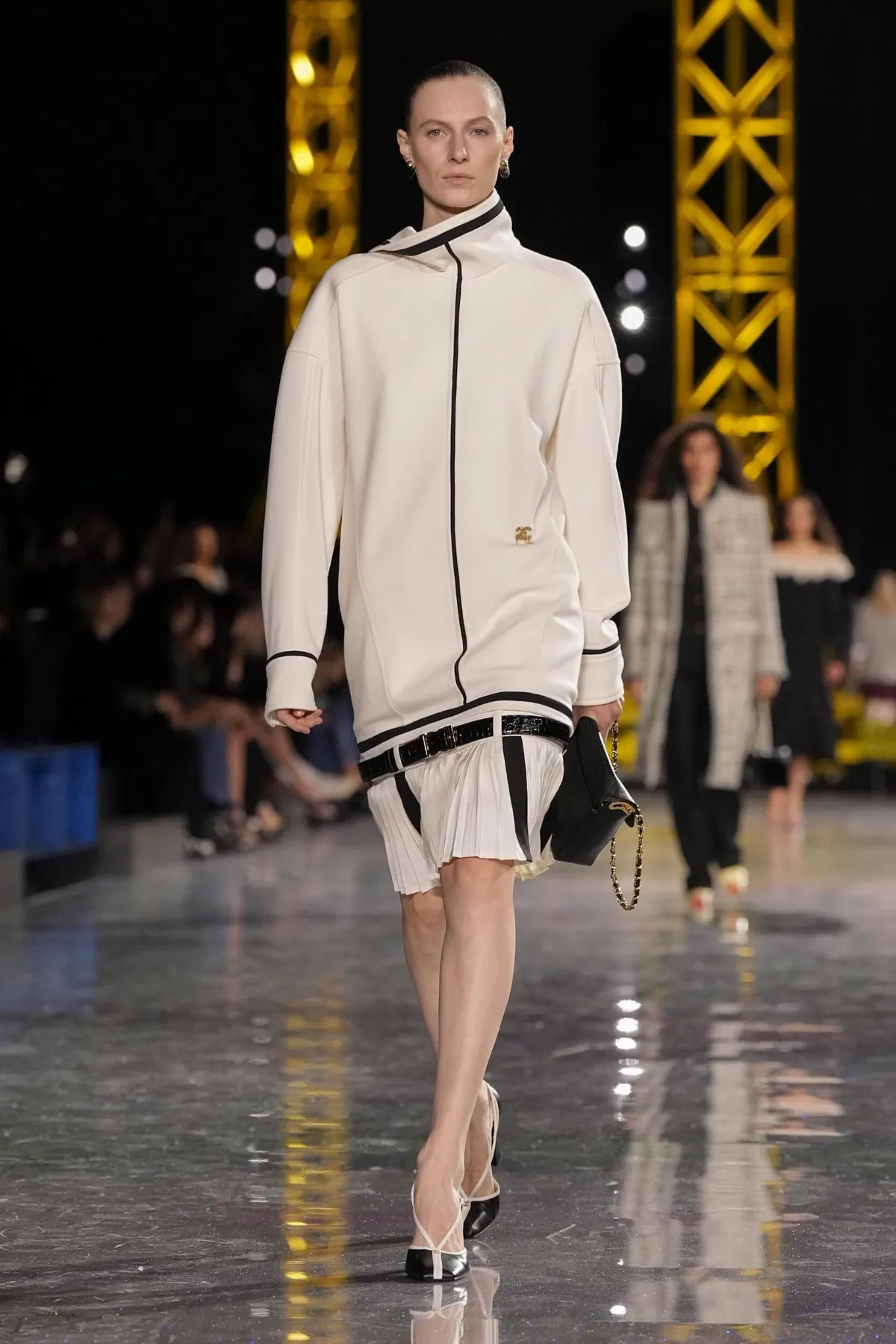 Chanel Thu-Đông 2026: Lời khẳng định của Matthieu Blazy Chanel Thu-Đông 2026 - Paris Fashion Week