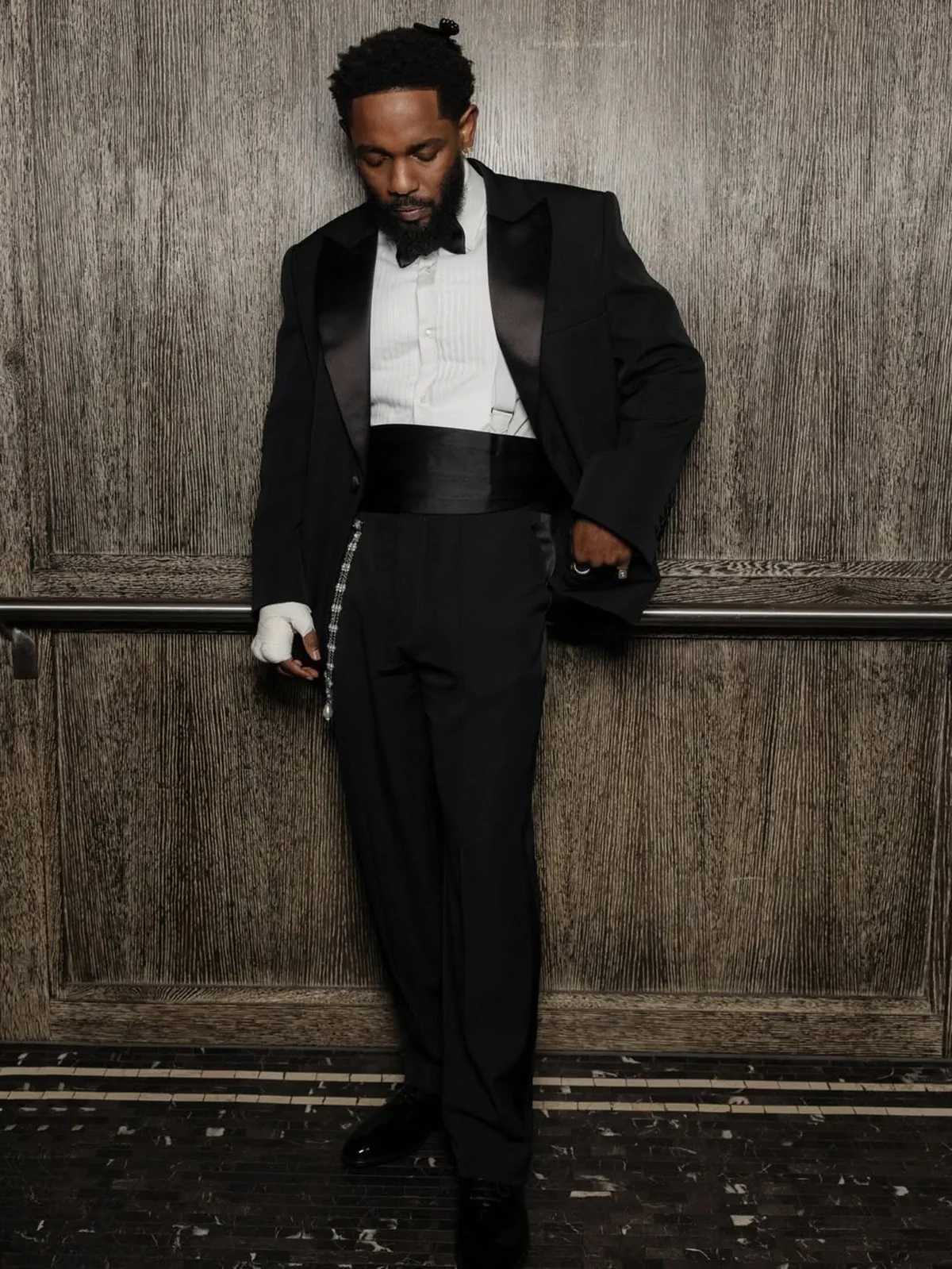 Chanel, Schiaparelli và chiến lược đưa đồ nữ cho ngôi sao nam