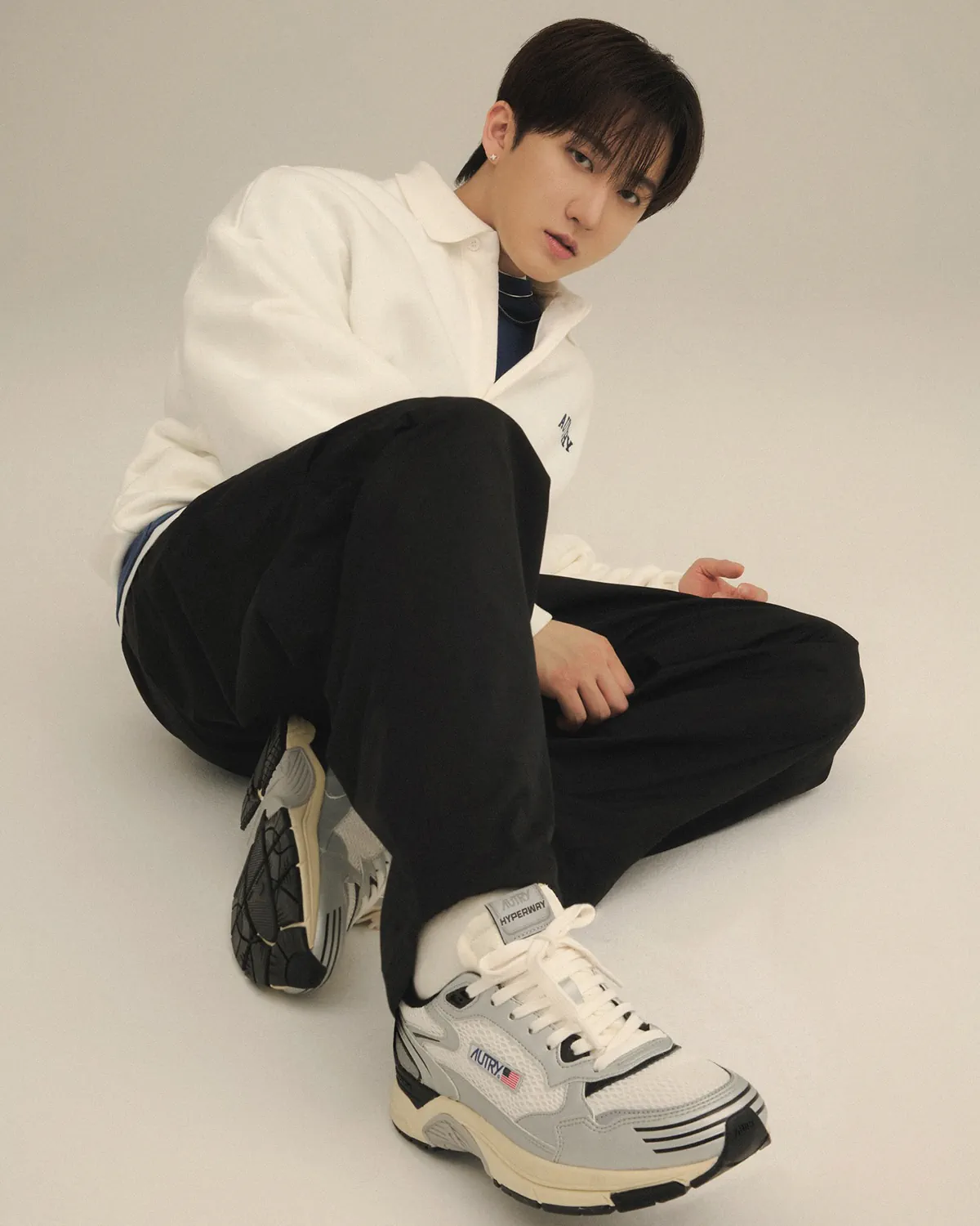 Changbin (Stray Kids) là đại sứ thương hiệu đầu tiên của Autry Changbin (Stray Kids) là đại sứ thương hiệu đầu tiên của Autry
