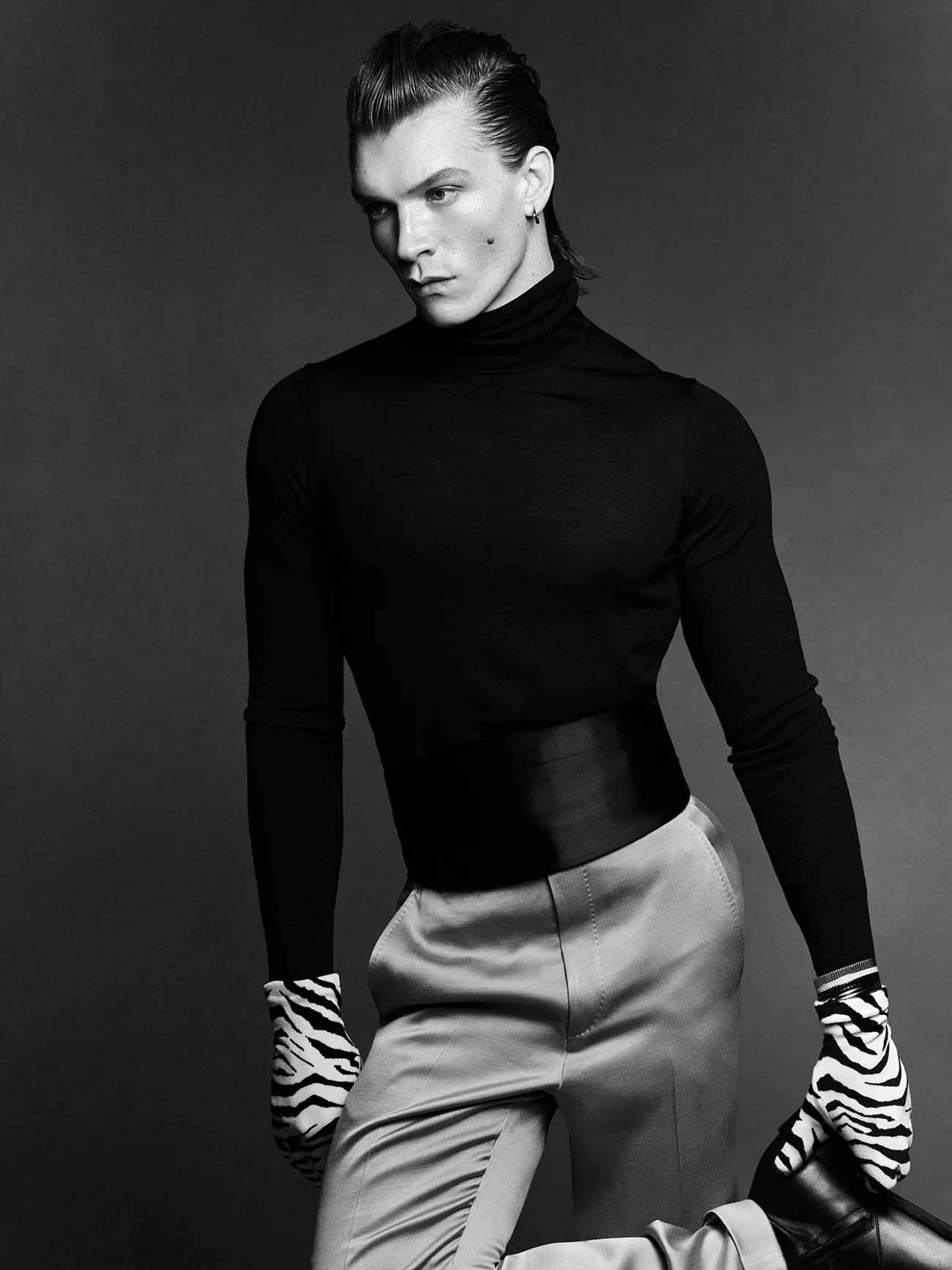 VMan Xuân/Hè 2026: Connor Storrie chụp bởi Luigi & Iango VMan Xuân/Hè 2026: Connor Storrie chụp bởi Luigi & Iango