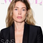 Vogue Pháp 02/2026: Doutzen Kroes chụp bởi Richard Burbridge