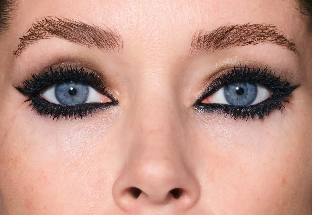 Vogue Pháp 02/2026: Doutzen Kroes chụp bởi Richard Burbridge