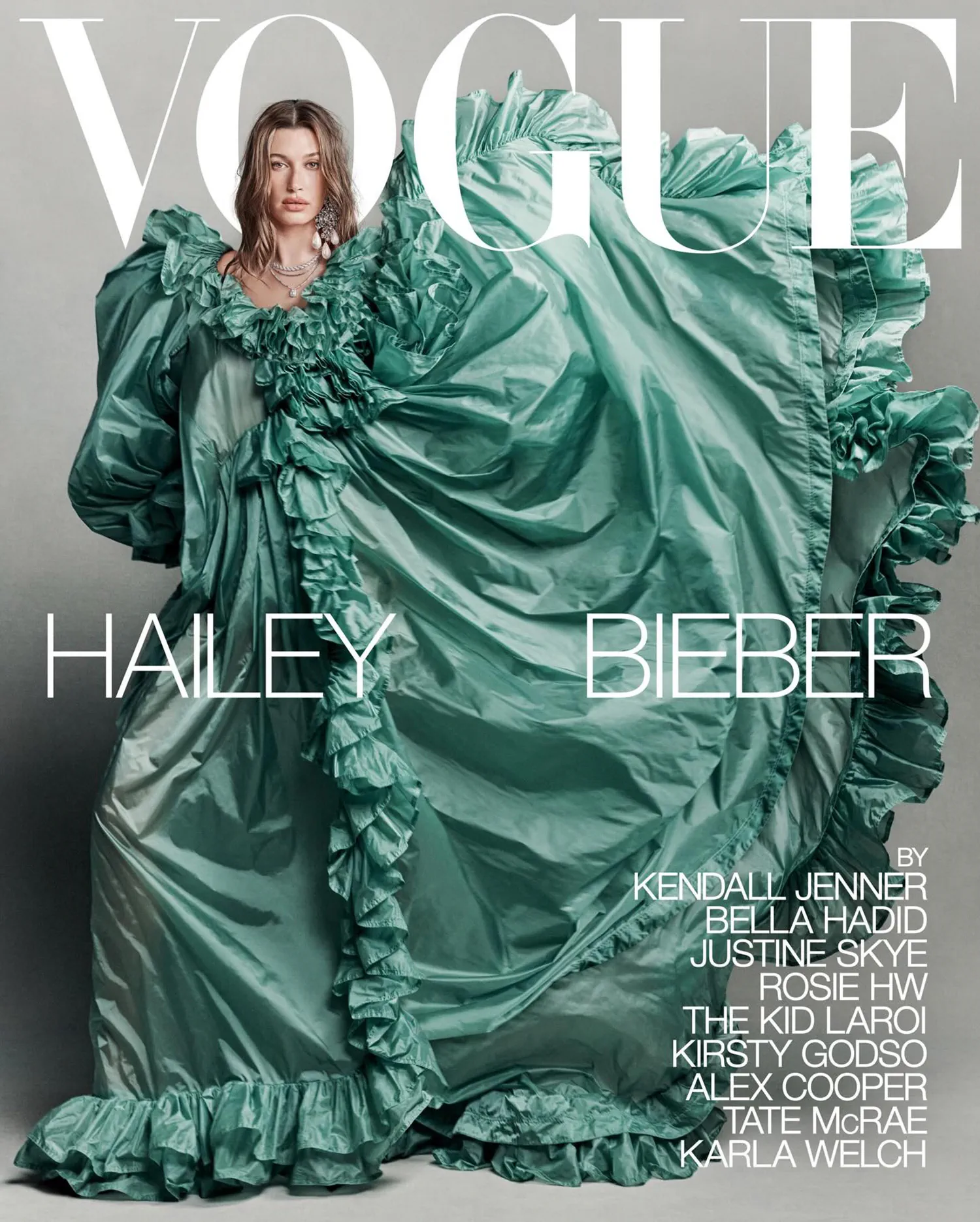 Vogue Australia 03/2026: Hailey Bieber chụp bởi Luigi & Iango