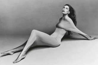 Vogue Australia 03/2026: Hailey Bieber chụp bởi Luigi & Iango