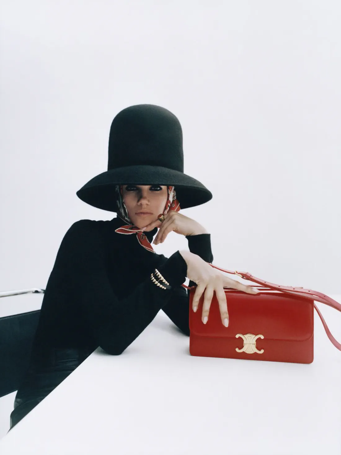 The Sunday Times Style 08/03/2026: Ilana Hansen chụp bởi David Abrahams