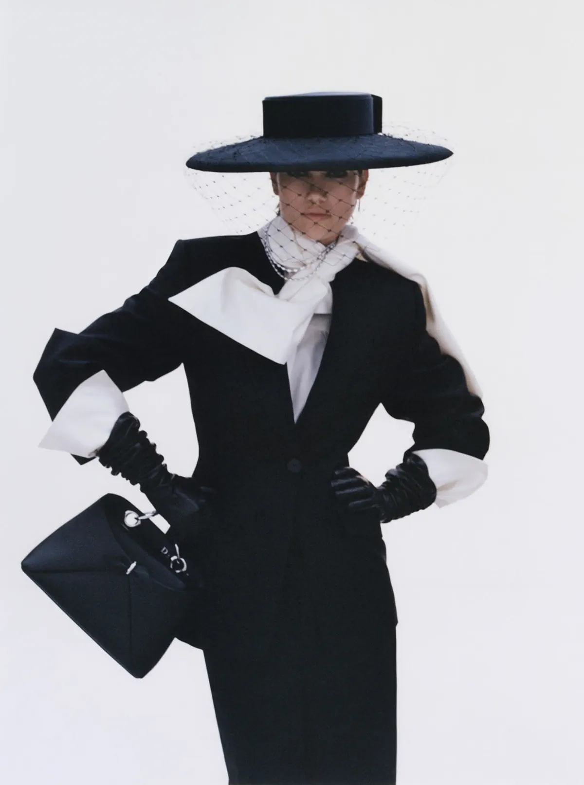 The Sunday Times Style 08/03/2026: Ilana Hansen chụp bởi David Abrahams