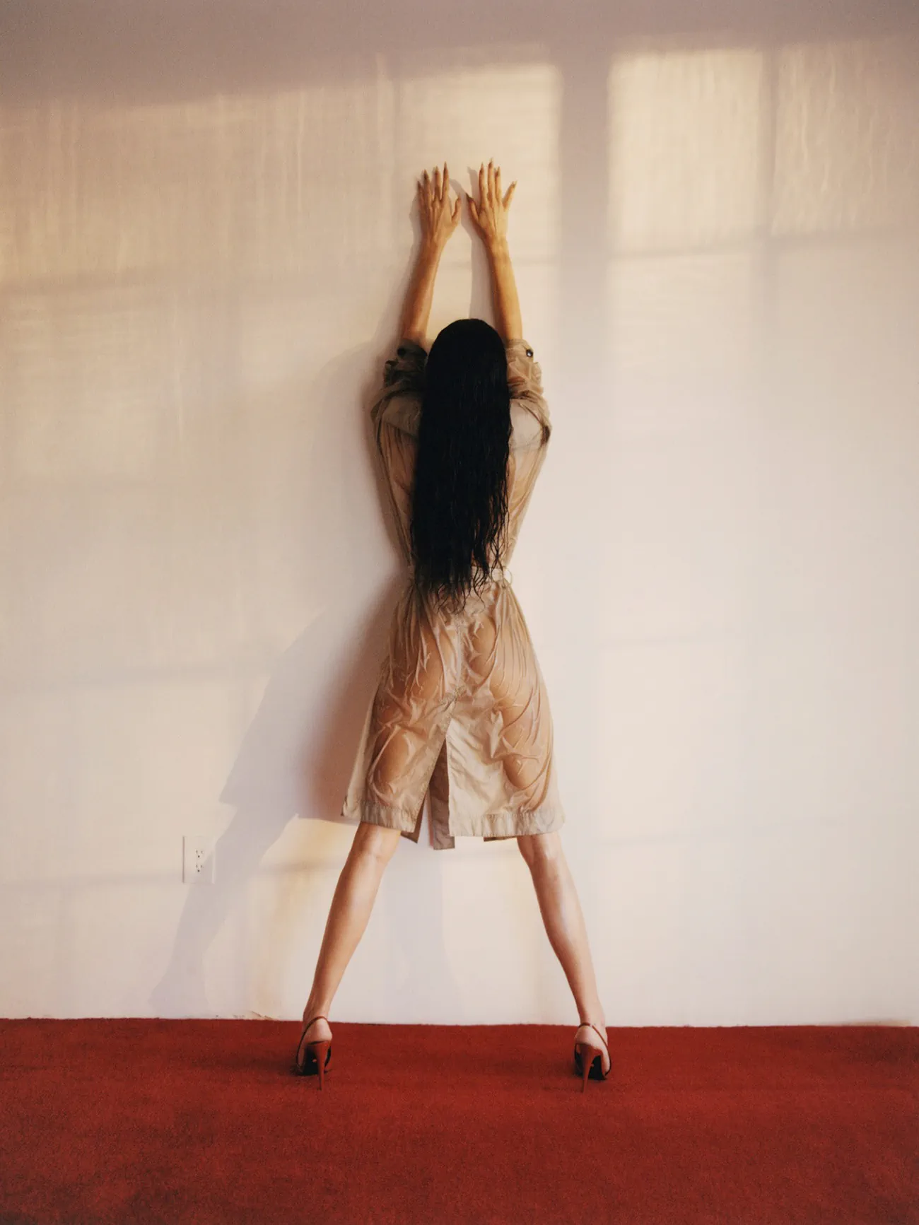 Vogue Pháp 03/2026: Kendall Jenner chụp bởi Renell Medrano