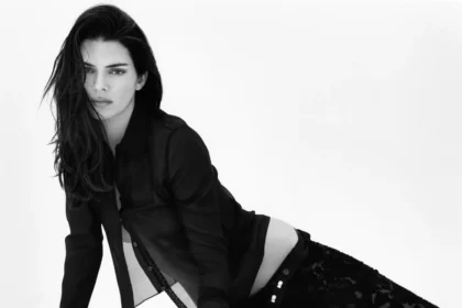 Vogue Pháp 03/2026: Kendall Jenner chụp bởi Renell Medrano