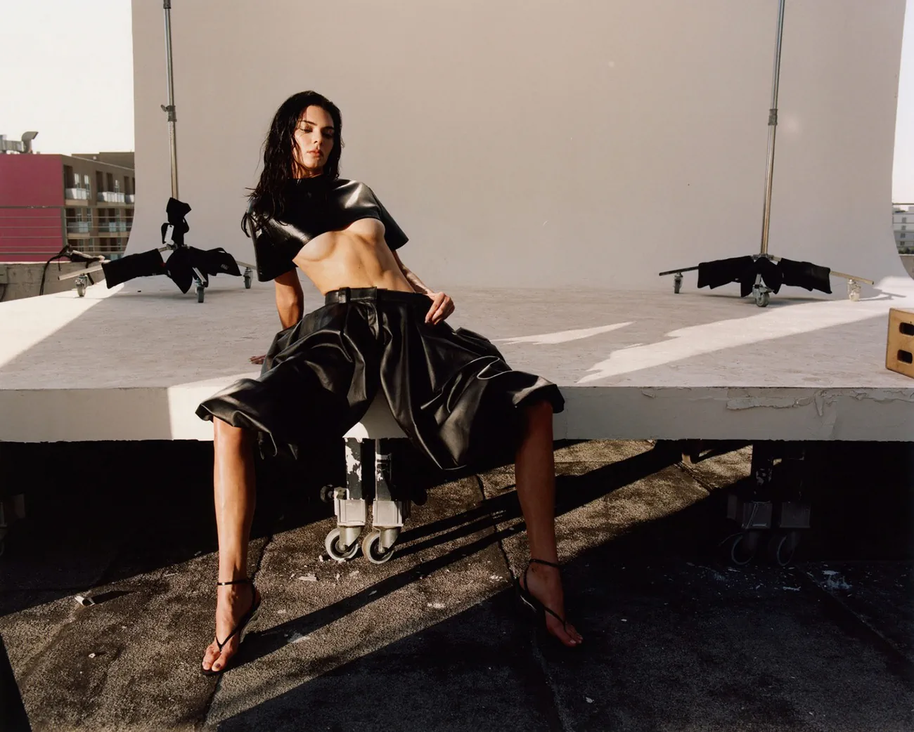 Vogue Pháp 03/2026: Kendall Jenner chụp bởi Renell Medrano