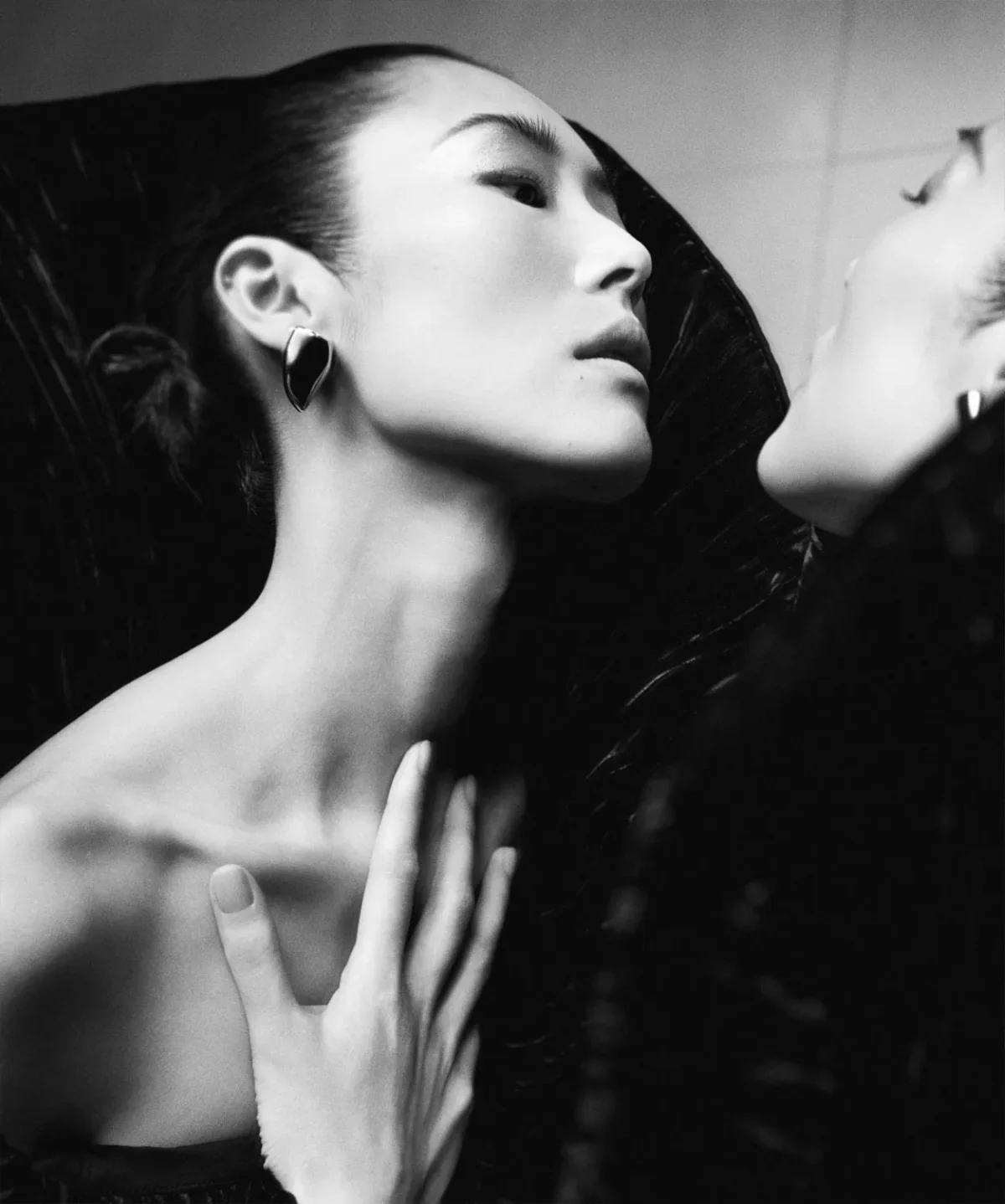 Harper’s Bazaar Trung Quốc 03/2026: Liu Wen chụp bởi Liu Song